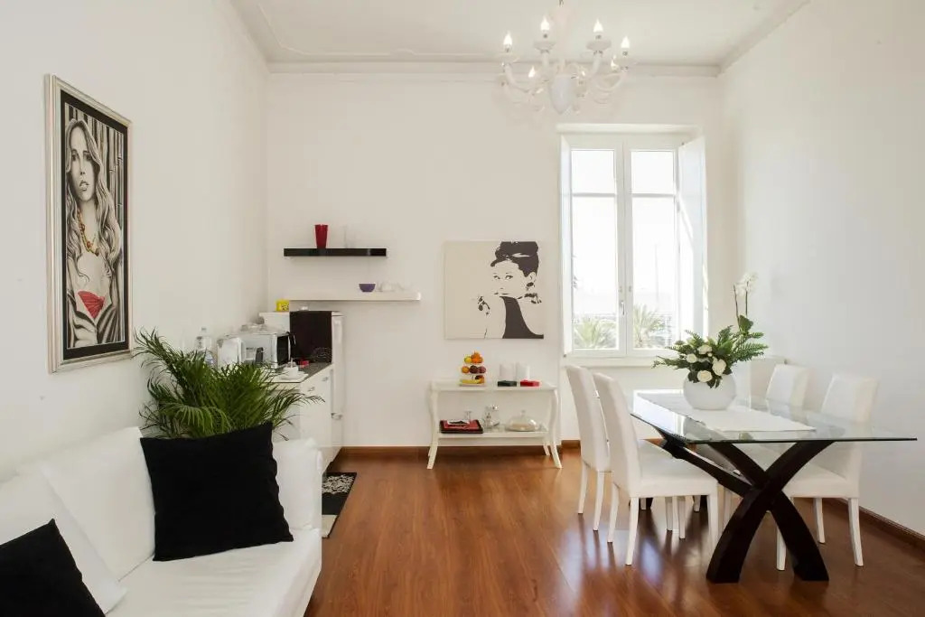 Blanco Rooms