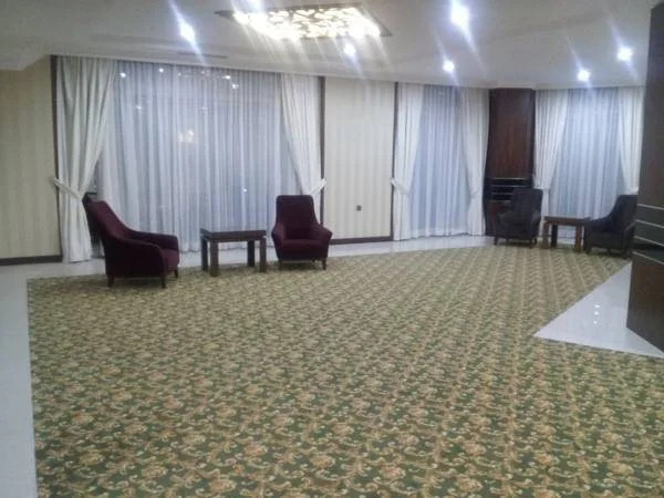 Deluxe Hotel
