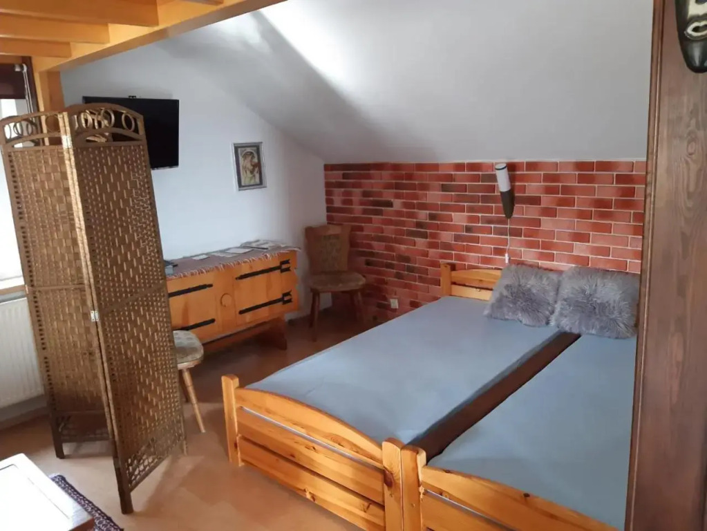 Apart - House