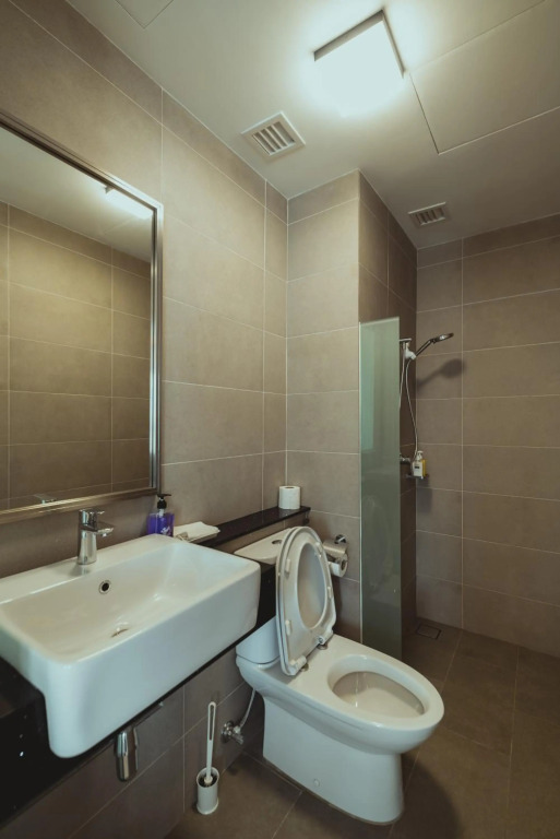 Muji Home 1 - Sea and City View 2BR at 218 Tropicana NEAR Komtar FoodHeaven Heritage with Netflix