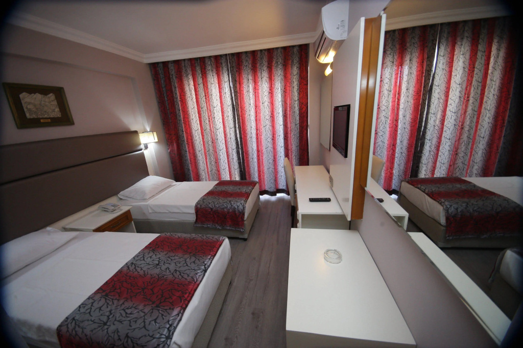 Point Beach Hotel