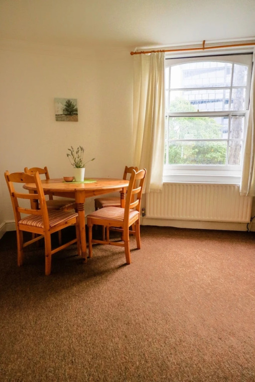 2 Bedroom Flat Near Angel