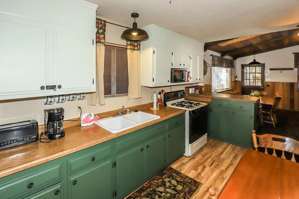 Moonridge Cottage-1817 by Big Bear Vacations