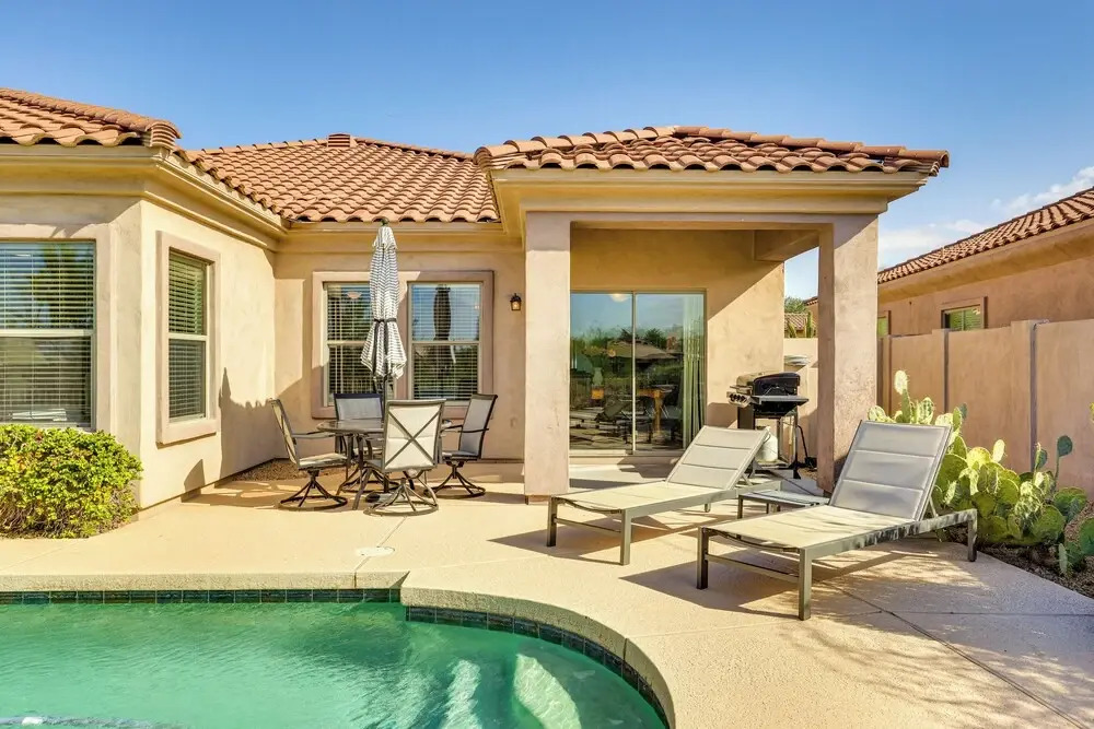 A Golfer's Retreat + Patio: Quiet Scottsdale Home