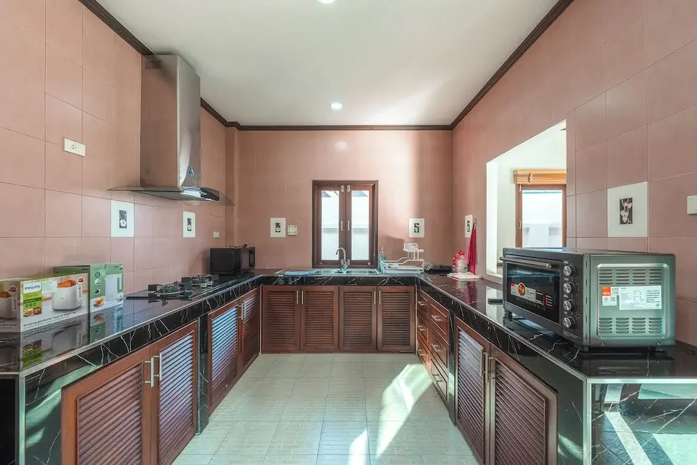 Spacious 4BR Pool Villa in Chalong V155