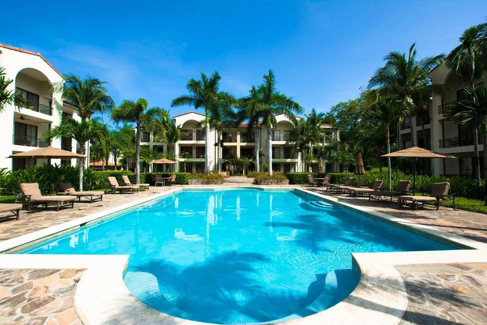 Gorgeous Decorated 2 bed Pacifico Condo