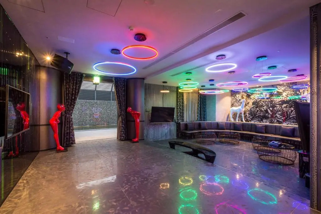 Icolour Villa Motel