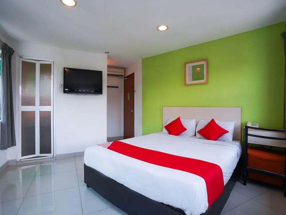 OYO 981 Ant Cave Hotel