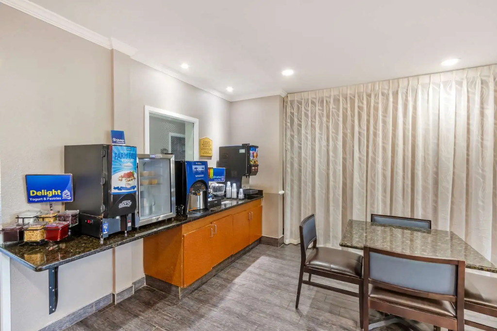 Comfort Inn & Suites North Charleston - Northwoods