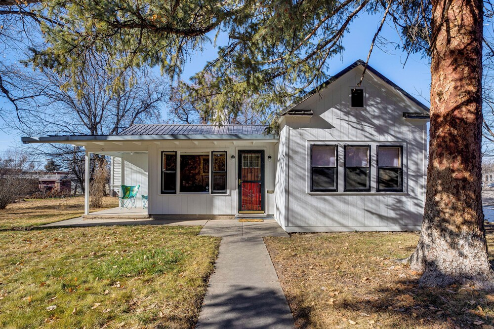 1 Blk to Main St! Crystal Connection Montrose Home