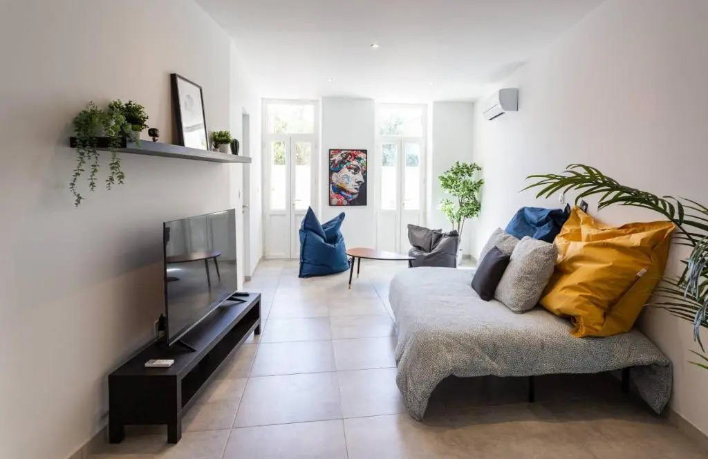 MaxBnb - CLIMATISÉ - Grand Studio 37m2 & terrasse 30m2 - Est