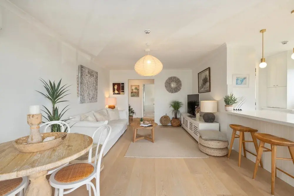 Sunrise Cove 2-bed Apartment at Newport Beach