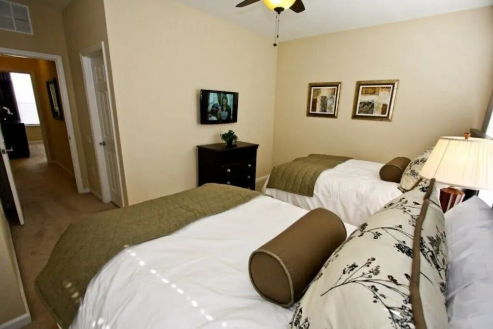 Ravis Retreat Townhouse at Vista Cay Resort