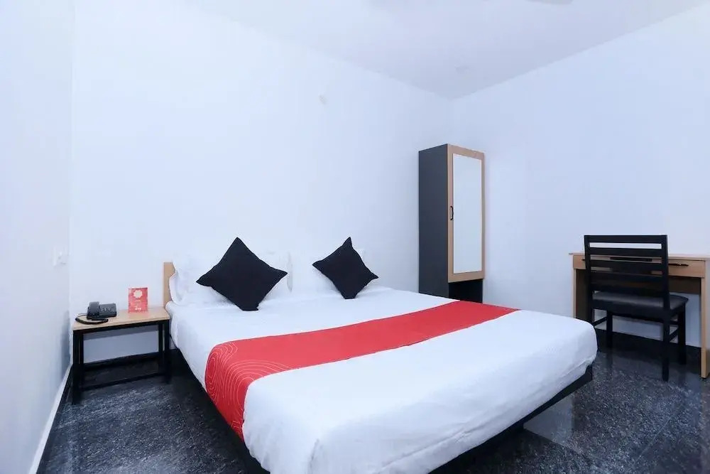 Avittom Cyber Cubez By OYO Rooms