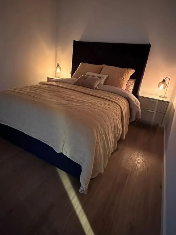 Beehive Suite - City Chic London Apartment