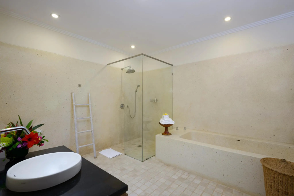4 bedroom Luxury Villa with Pool near Balian Beach-11 bedrooms available with villa next door