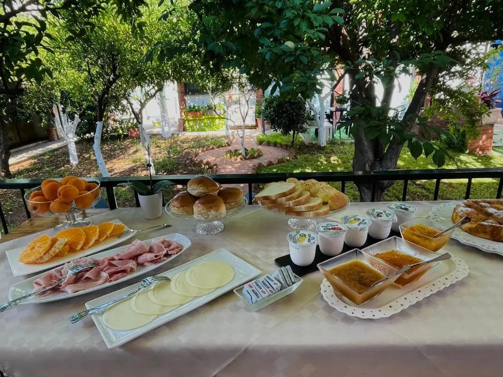 Alemar Bed & Breakfast