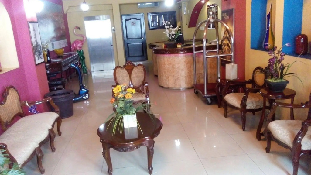 Hotel & Suites San José