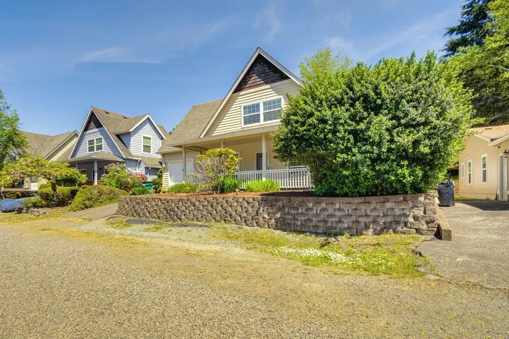 Half Mi to Beach: Rockaway Beach Home w/ Grill!
