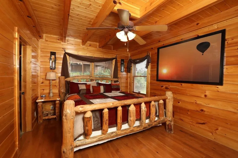 Up Up and Away 2 Br cabin by RedAwning