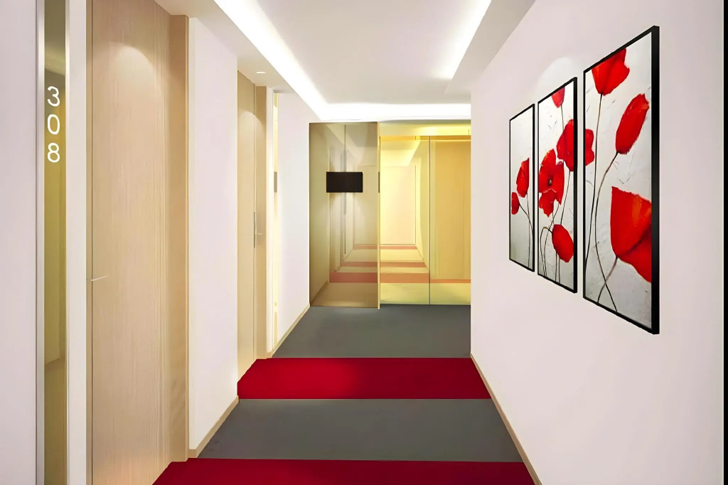 FX HOTEL NANA