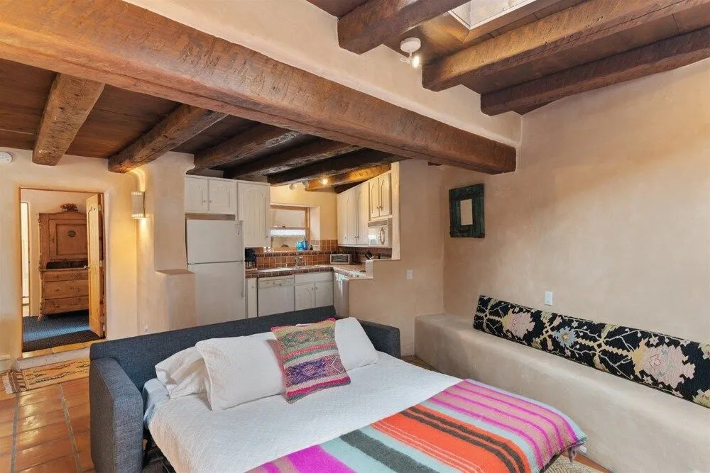 La Joya - Spacious and Historic Downtown Jewel