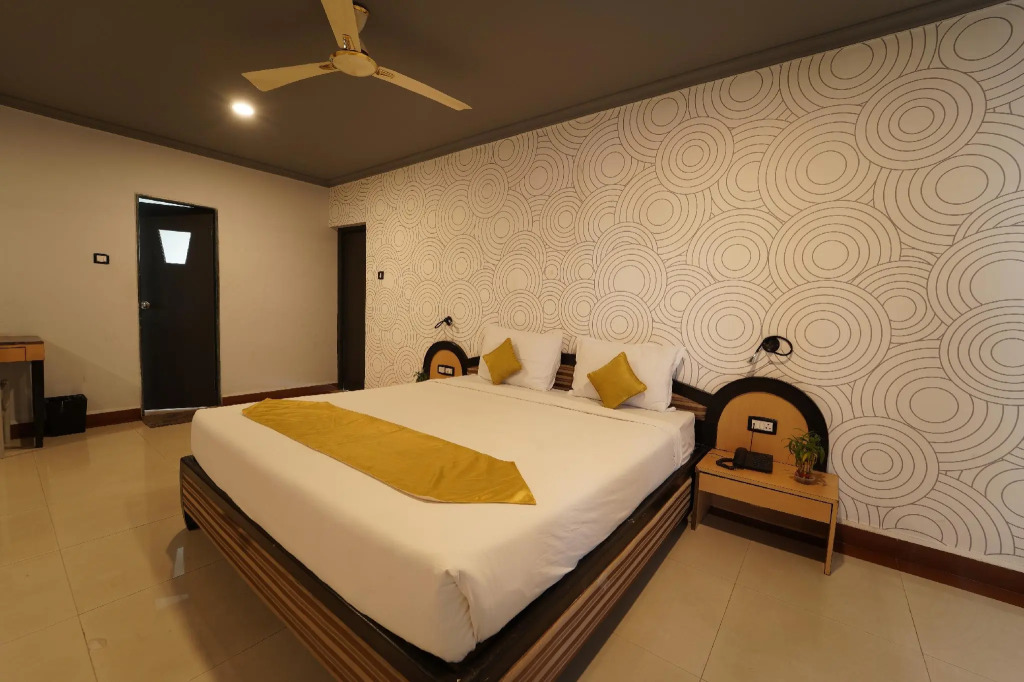 Om Shiv Hotel Formerly The Treat Hotel