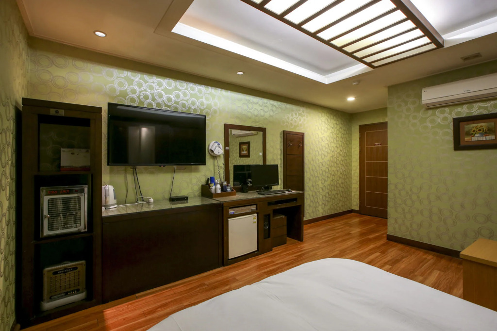 Rozy Hotel