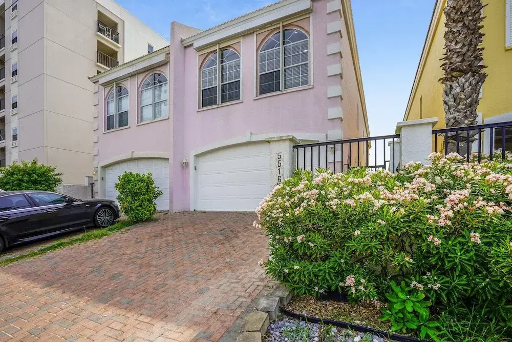 Incredible Views From Oceanfront 3 Bedroom  Townhouse by RedAwning