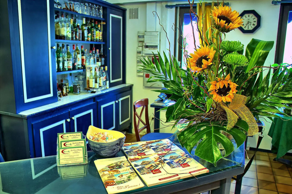 Contact Hotel Bleu France Eragny Cergy
