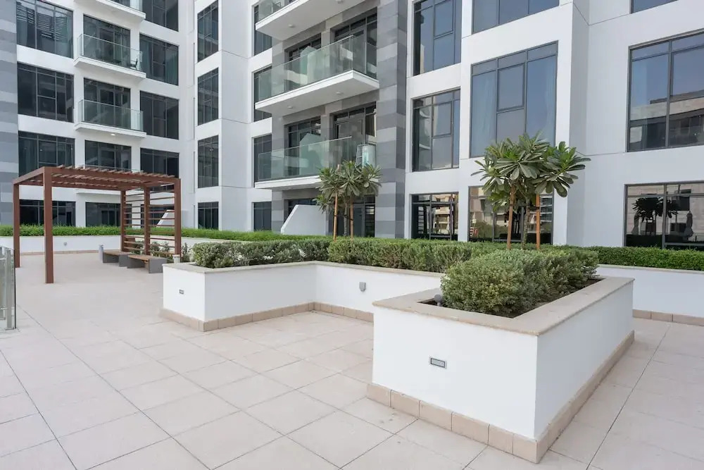 Contemporary 2BR in Azizi Greenfield - Meydan