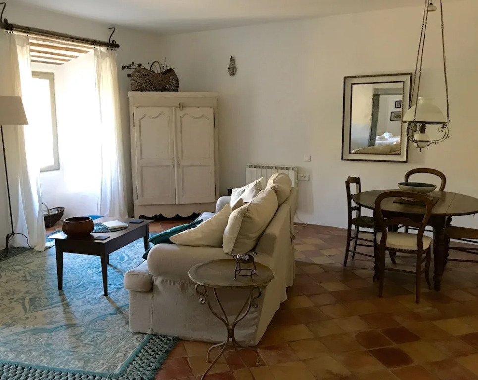 House La France -Ramparts & Riverside Apartment