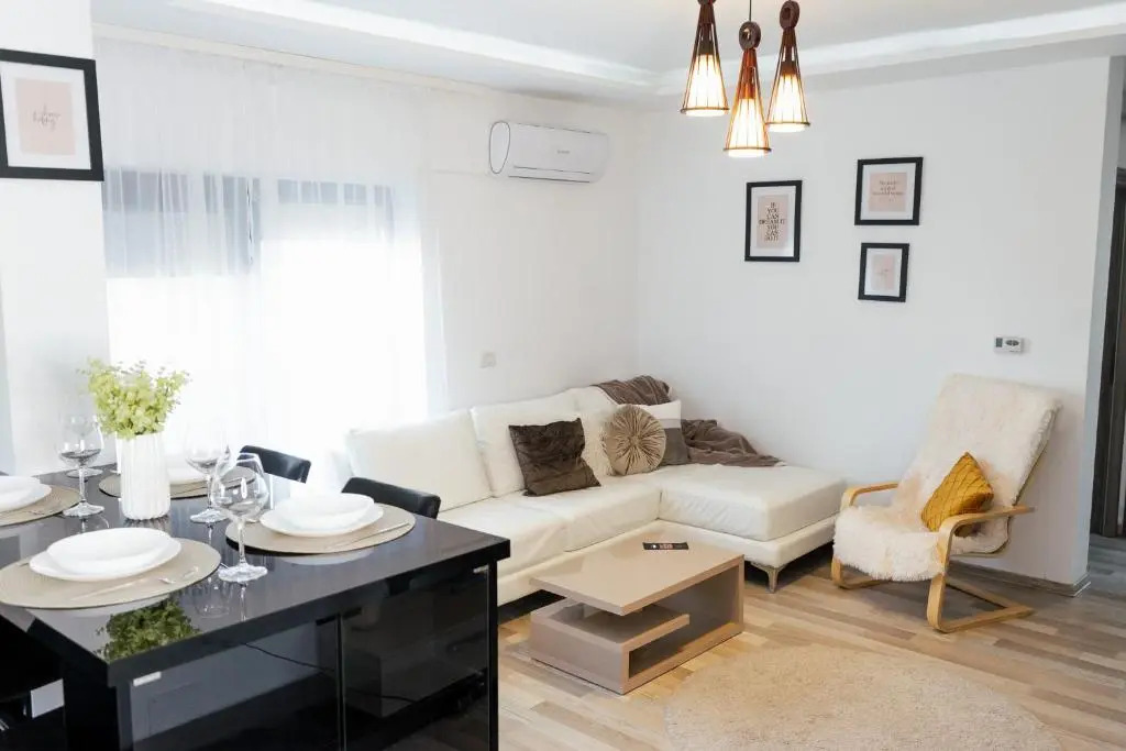 Luxury Apartment with Private Parking
