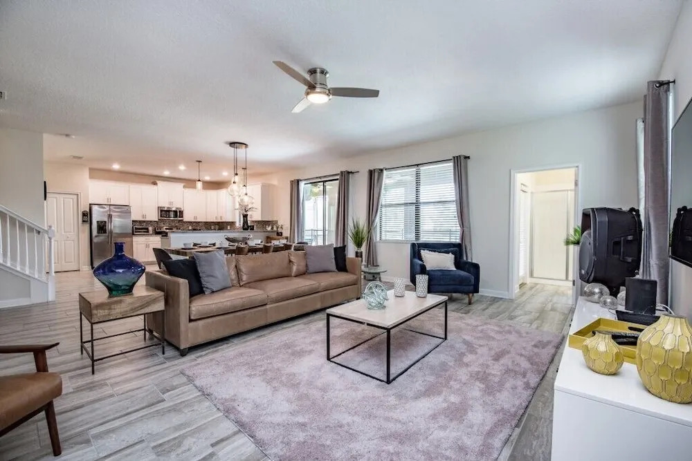 6-Bedroom Villa in Four Corners 1409RF