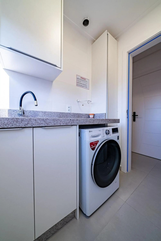200 - Apartamento 3 dormitórios na Praia de Mariscal