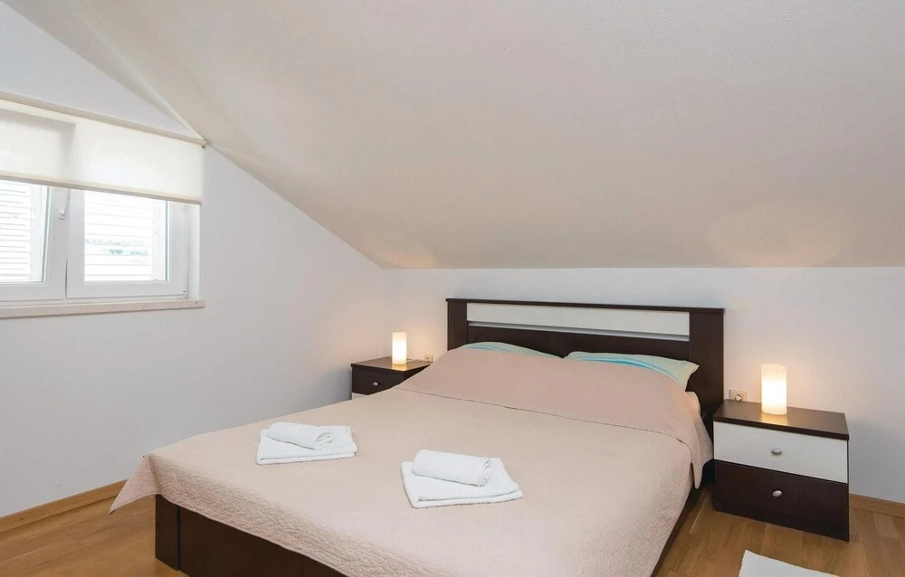 Nice Apartment in Lumbarda With 2 Bedrooms and Wifi