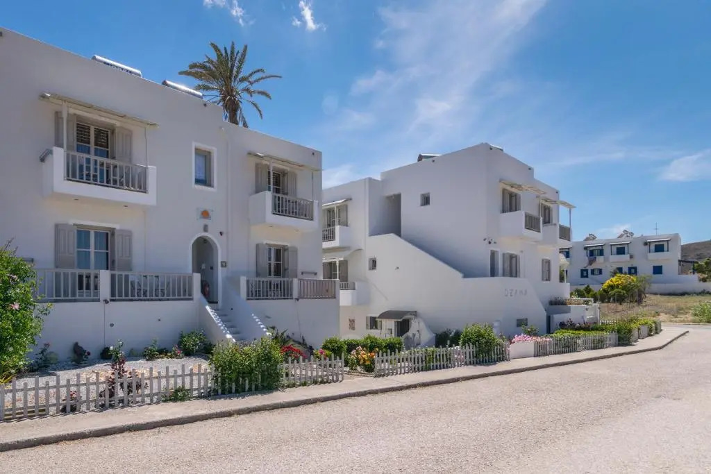 Orama Suites Milos