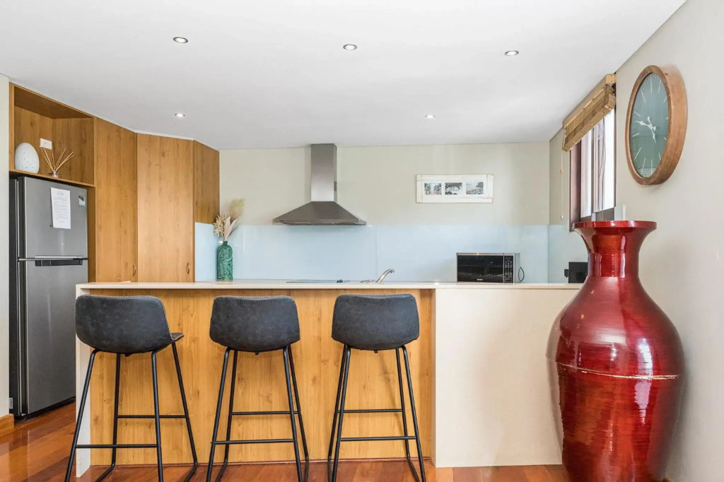 Byron Bay Accom Unit 5 21-25 Fletcher Street - A Seventh Summer