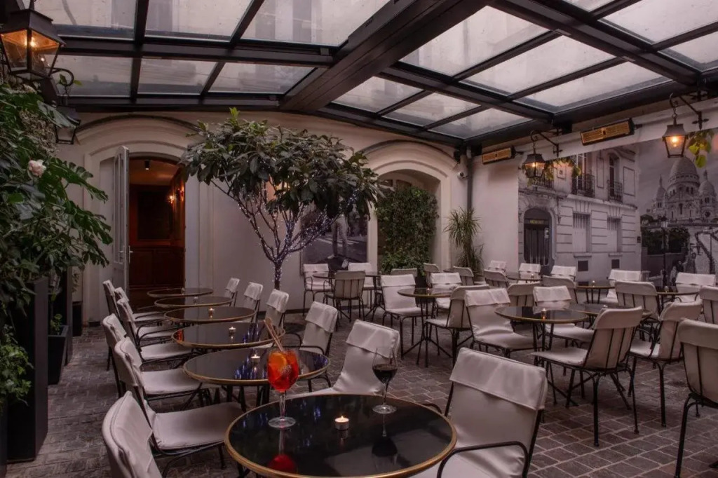 MomArt Hotel