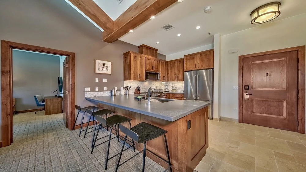 Luxury Residence - Gondola across the Street 2 Bedroom Condo by RedAwning
