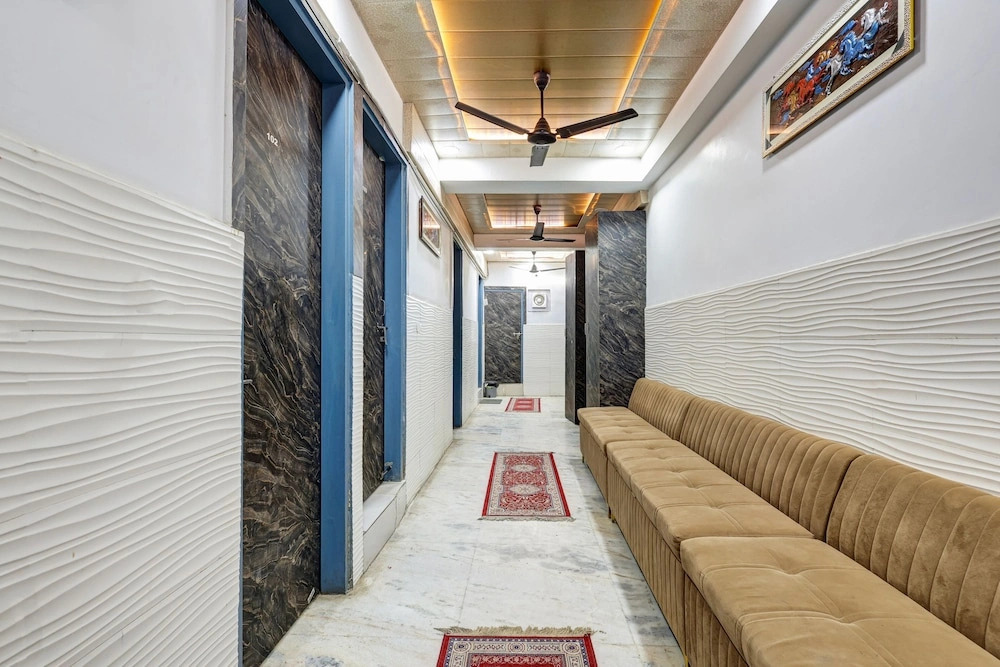 Mauryan Express Hotel Dabri Janakpuri