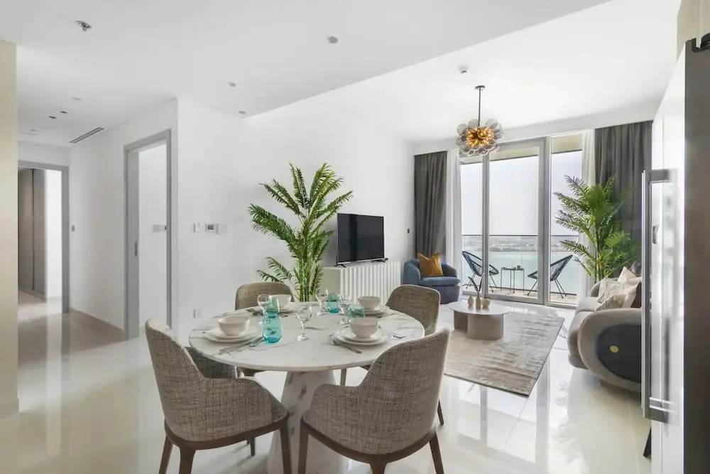 Sea view 2BR Beach Isle