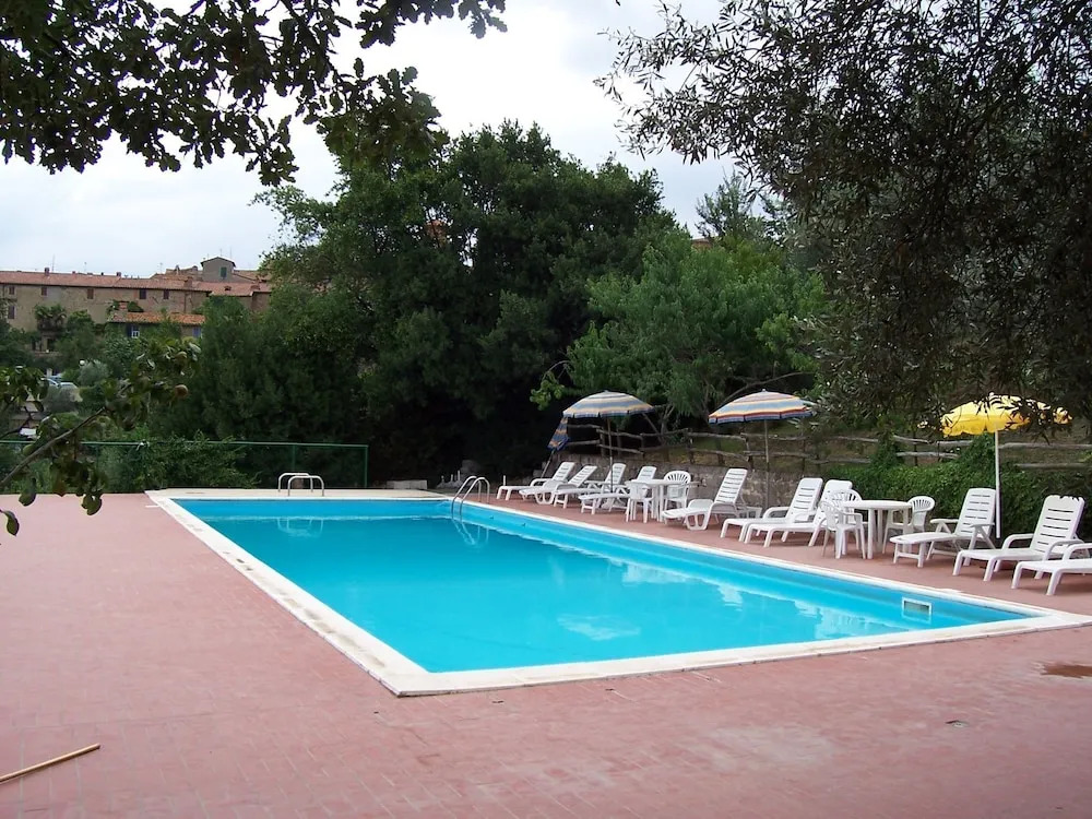 Provincial Holiday Home in Pacaino Umbria with Pool