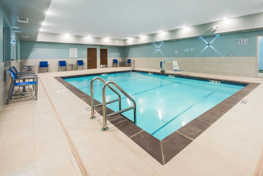 Holiday Inn Express & Suites West Plains Southwest by IHG