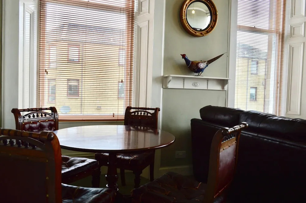 Period Flat With Parking & Arthurs Seat Views