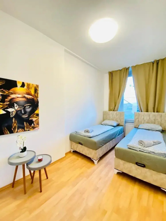 5 Bedroom Apartment near Schonbrunn