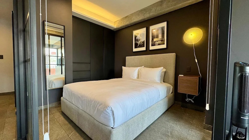 w Tasteful 1BR w Private Balcony in Tabacalera