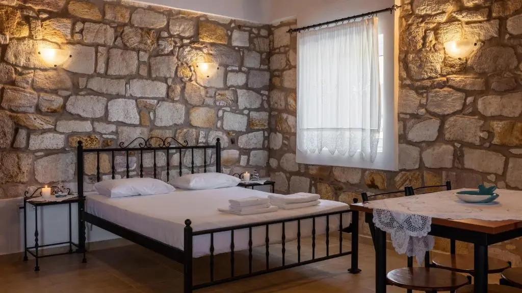 Themonia Studios Kimolos