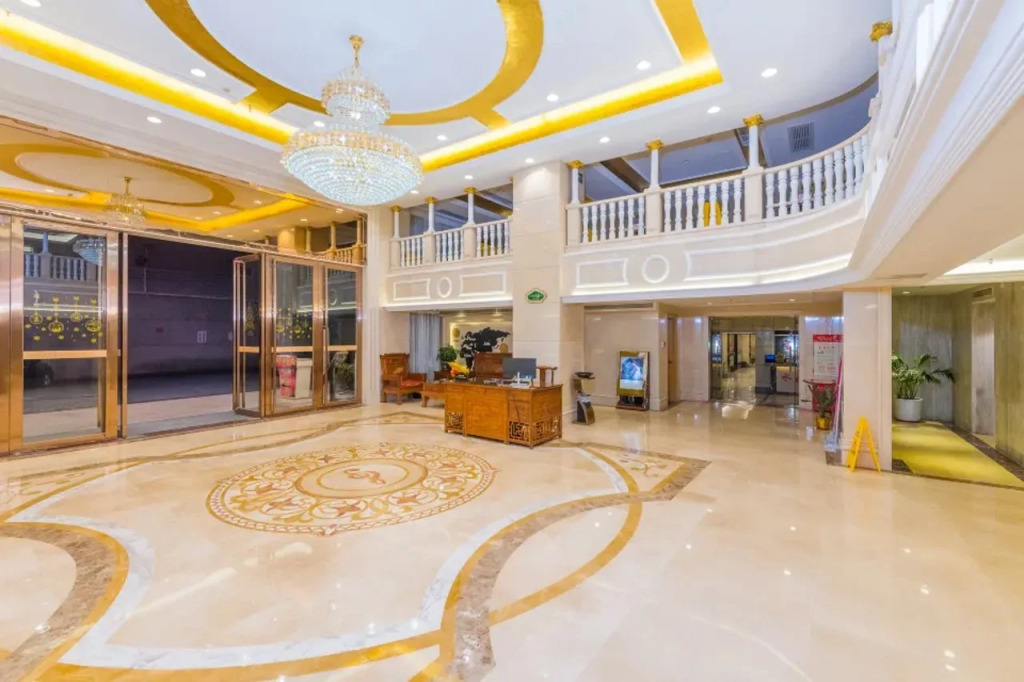 Vienna Hotel (Dongguan Huangjiang Metro Station Branch)
