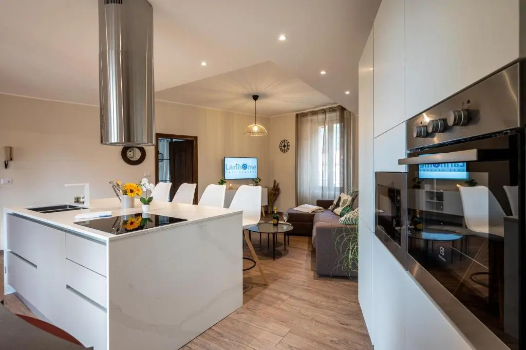 Modern apartment in Gravedona - Larihome A14